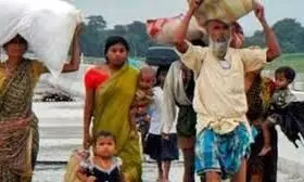 बांग्लादेशी घुसपैठियों पर अब नकेल कसेगी राज्य सरकार , कड़े दिशा निर्देश बांग्लादेशी घुसपैठियों पर अब नकेल कसेगी राज्य सरकार , कड़े दिशा निर्देश