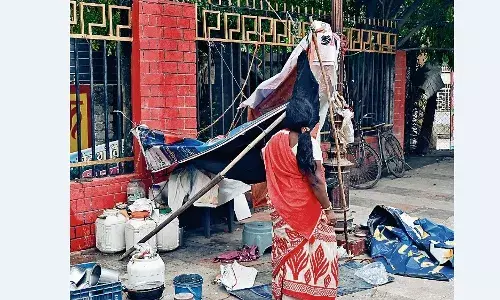 शास्त्री नगर में अवैध काॅलोनी की सड़क को किया ध्वस्त, बंद कराया गया काम
