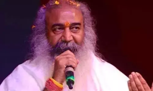 अखिलेश यादव पर भड़के आचार्य प्रमोद कृष्णम, कहा- बचकानी बातें छोड़ बनें गंभीर राजनेता
