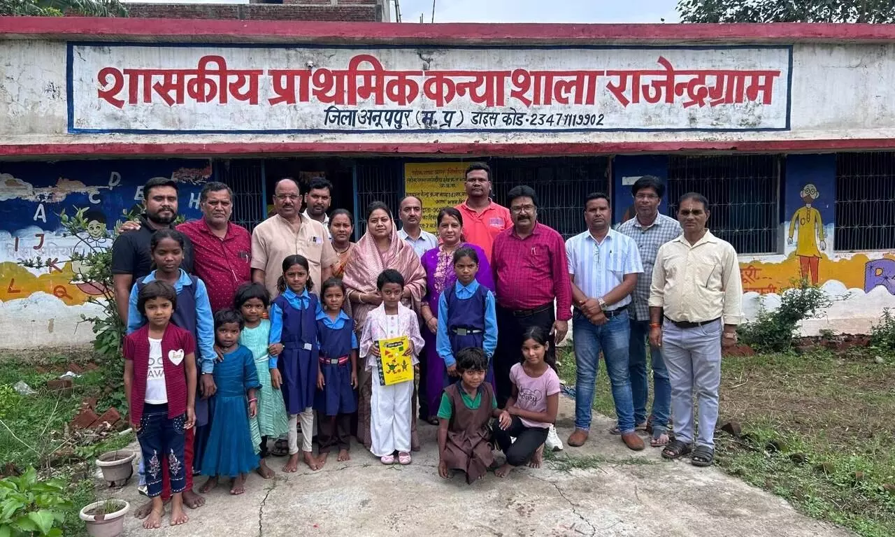 सांसद ने सरकारी स्कूल में कराया बेटी का एडमिशन, कहा- जब सरकारी व्यवस्था पर भरोसा जताते हैं तो उसमें होने वाले सुधार की गतिविधियों पर भी रख पाते हैं नजर सांसद ने सरकारी स्कूल में कराया बेटी का एडमिशन, कहा- जब सरकारी व्यवस्था पर भरोसा जताते हैं तो उसमें होने वाले सुधार की गतिविधियों पर भी रख पाते हैं नजर
