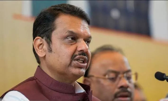 महाराष्ट्र सरकार ने त्रिभाषा नीति के फैसले पर लगाई रोक, हिंदी भाषा थोपे जाने के आरोपों के बीच लिया फैसला महाराष्ट्र सरकार ने त्रिभाषा नीति के फैसले पर लगाई रोक, हिंदी भाषा थोपे जाने के आरोपों के बीच लिया फैसला
