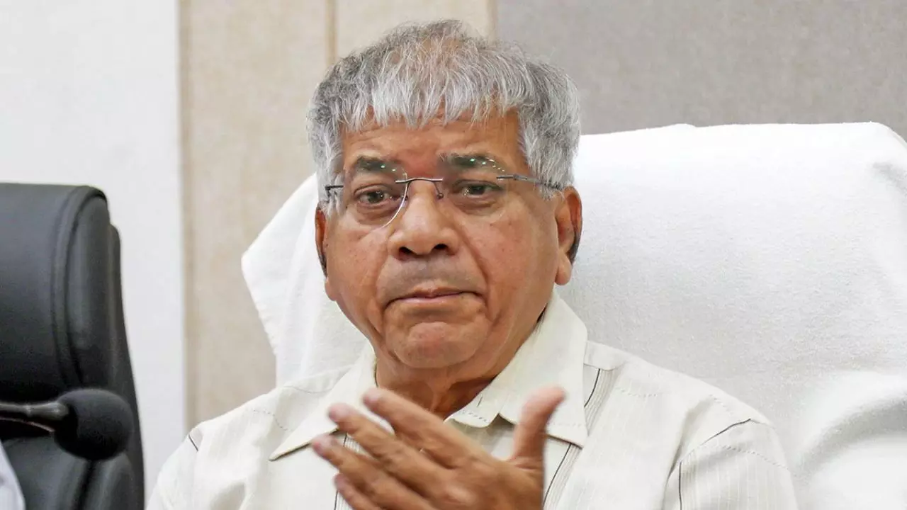 युद्ध विराम के कारण भारत का दुनिया में महत्व कम हुआ, मोदी के कारण हारे- आंबेडकर युद्ध विराम के कारण भारत का दुनिया में महत्व कम हुआ, मोदी के कारण हारे- आंबेडकर