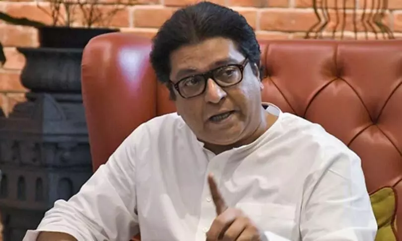 मराठी लोगों के विरोध के कारण वापस लिया, राज ठाकरे ने साधा फडणवीस सरकार पर निशाना मराठी लोगों के विरोध के कारण वापस लिया, राज ठाकरे ने साधा फडणवीस सरकार पर निशाना