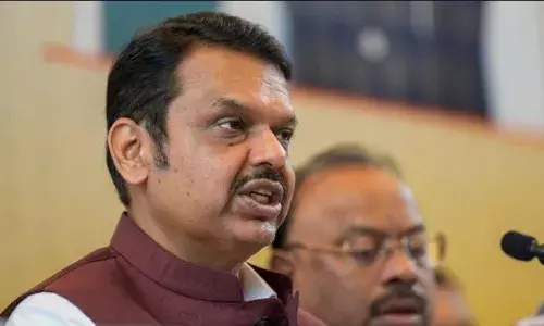 महाराष्ट्र सरकार ने त्रिभाषा नीति के फैसले पर लगाई रोक, हिंदी भाषा थोपे जाने के आरोपों के बीच लिया फैसला
