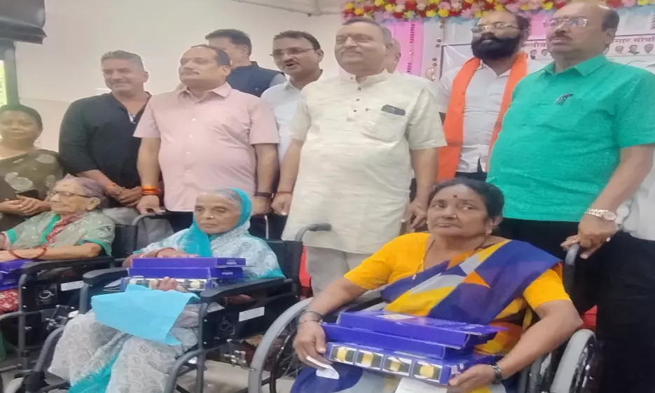 यह दौर भारतीयों की आशा और आत्मनिर्भरता की यात्रा, दिव्यांगजनों को उपकरण वितरीत यह दौर भारतीयों की आशा और आत्मनिर्भरता की यात्रा, दिव्यांगजनों को उपकरण वितरीत