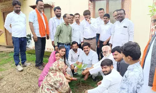 मन की बात कार्यक्रम के साथ किया गया वृक्षारोपण