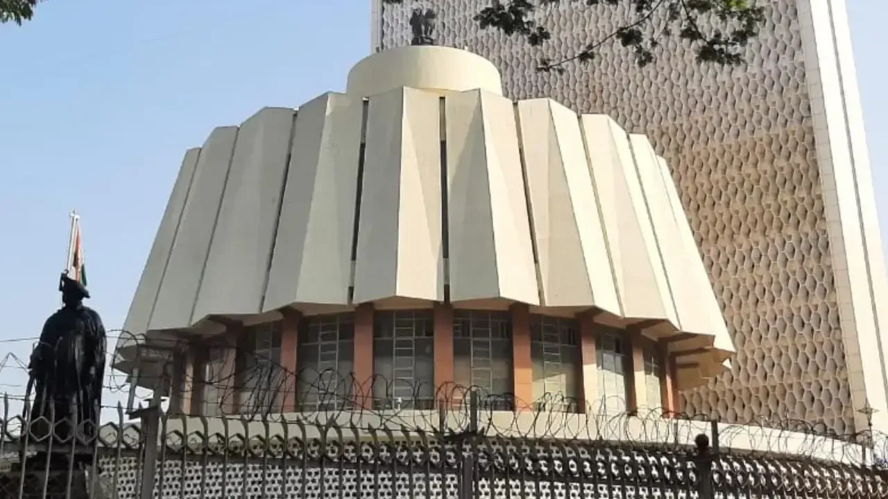 लोणीकर के बयान पर विधानसभा में हंगामा, पटोले पूरे दिन के लिए निलंबित, अब मेन्यू कार्ड में लिखना होगा पनीर असली है या कृत्रिम लोणीकर के बयान पर विधानसभा में हंगामा, पटोले पूरे दिन के लिए निलंबित, अब मेन्यू कार्ड में लिखना होगा पनीर असली है या कृत्रिम
