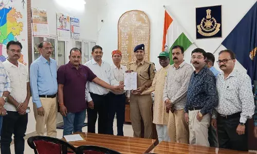पन्ना में अधिमान्य पत्रकारों ने कलेक्टर और एसपी को सौंपा ज्ञापन, मुख्यमंत्री के नाम भी भेजा मांग पत्र