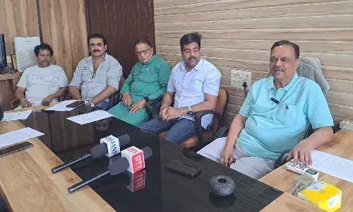निरस्त करें झूठी एफआईआर, कांग्रेस नेताओं ने मीडिया से चर्चा में रखी मांग
