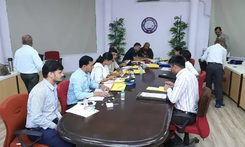सरकारी नौकरी पाने की खुशी चेहरों पर झलकी