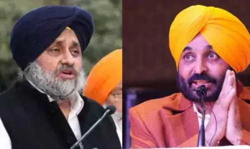 लैंड पूलिंग पॉलिसी पर गरमाई पंजाब की सियासत, अकाली दल ने खोला मोर्चा, सुखबीर बादल बोले - लुटेरों की सरकार लैंड पूलिंग पॉलिसी पर गरमाई पंजाब की सियासत, अकाली दल ने खोला मोर्चा, सुखबीर बादल बोले - लुटेरों की सरकार