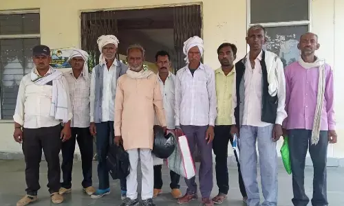 दबंगों के द्वारा खेतों में बने मकानों को नष्ट किये जाने का आरोप