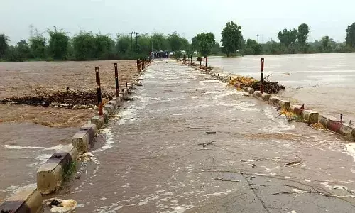 गडचिरोली के खोब्रागडी व सती उफान पर, दर्जनों गांवों का संपर्क टूटा