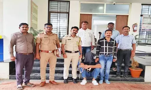 एटीएम से छेड़छाड़ कर रुपये निकालने वाले को पुलिस ने किया गिरफ्तार