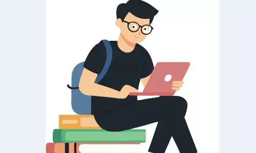 लैपटॉप मिलने की खुशी एक दिन दूर, स्कूटी की सवारी की डेट तय नहीं