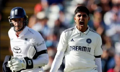 बर्मिंघम टेस्ट का दूसरा दिन भी भारत के नाम रहा, कप्तान गिल ने लगाया दोहरा शतक, इंग्लैंड ने 77 रन पर गंवाए तीन विकेट