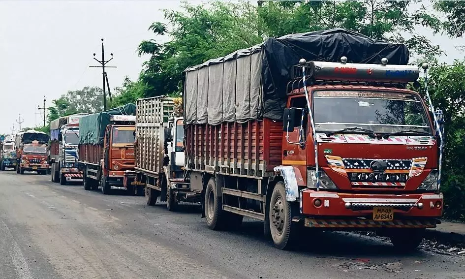 फिटनेस की व्यवस्था बदली लेकिन अब भी वाहन मालिक को राहत नहीं फिटनेस की व्यवस्था बदली लेकिन अब भी वाहन मालिक को राहत नहीं