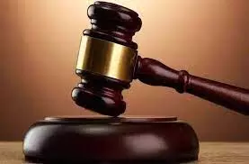 मुख्यमंत्री फडणवीस सहित पांच विधायकों के खिलाफ दायर चुनाव याचिका खारिज मुख्यमंत्री फडणवीस सहित पांच विधायकों के खिलाफ दायर चुनाव याचिका खारिज