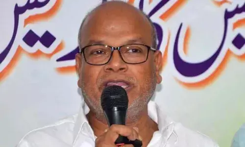 बिहार चुनाव से पहले कांग्रेस का बड़ा ऐलान, 5 लाख महिलाओं को बांटेगी सेनेटरी पैड, जेडीयू ने कसा तंज