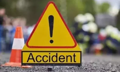 यूपी के संभल में भीषण सड़क हादसा, दीवार से टकराई बारात से लौट रही बुलेरो, दूल्हा समेत 8 लोगों की मौके पर मौत