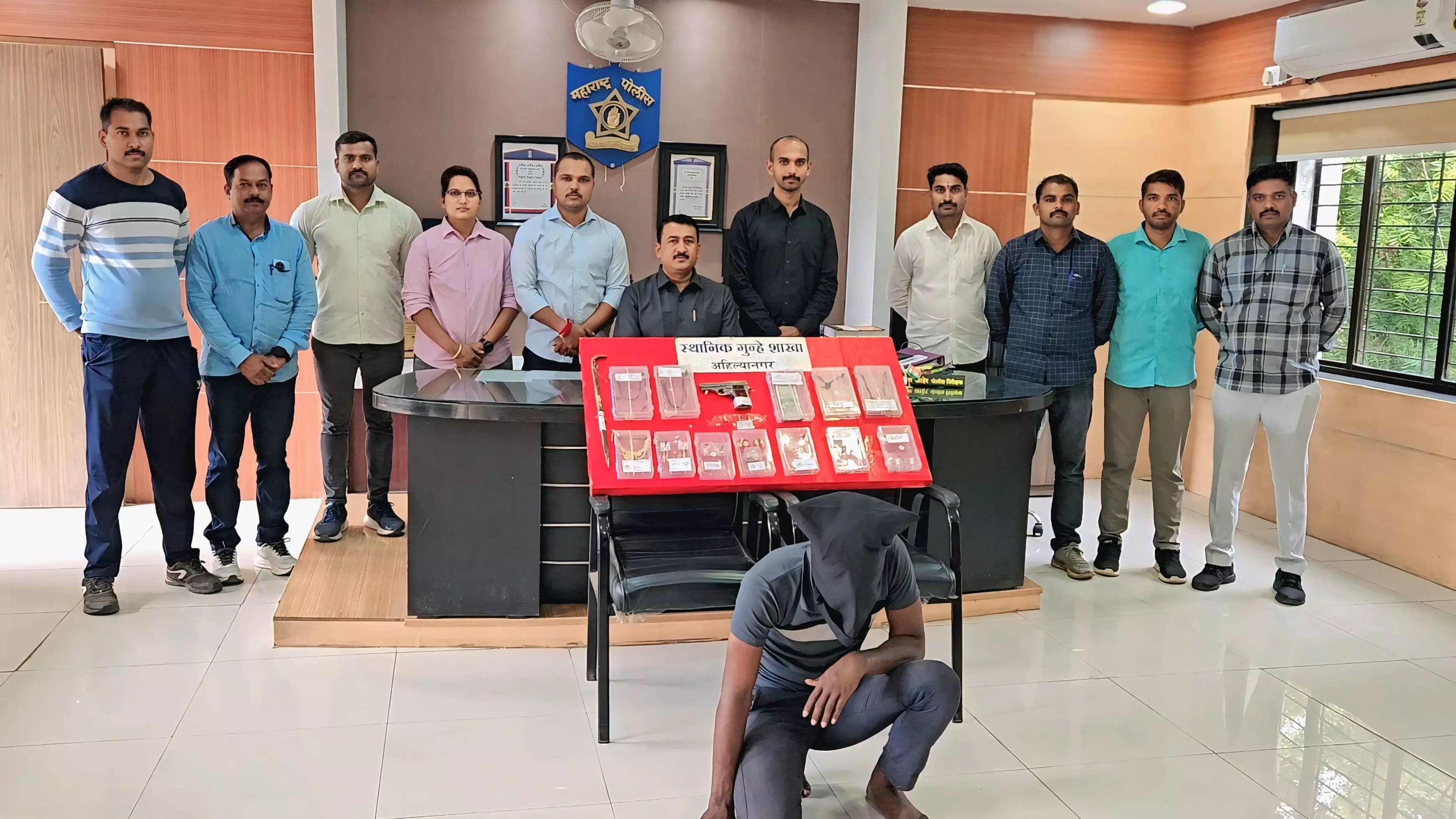श्रीरामपुर, संगमनेर, सातारा, नासिक, पुणे के 16 घरों में चोरी करने वाला गिरोह गिरफ्तार श्रीरामपुर, संगमनेर, सातारा, नासिक, पुणे के 16 घरों में चोरी करने वाला गिरोह गिरफ्तार