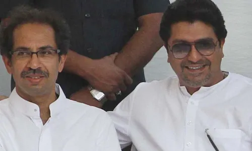 दो दशकों के बाद मंच पर साथ में नजर आएंगे ठाकरे ब्रदर्स, जानें क्या है रैली की पूरी तैयारियां?