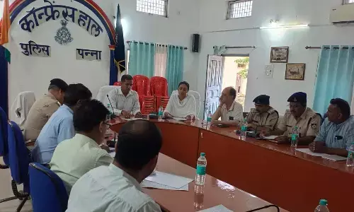 पन्ना पुलिस को सीसीटीएनएस पायलट प्रोजेक्ट में शामिल किये जाने पर समीक्षा बैठक सम्पन्न पन्ना पुलिस को सीसीटीएनएस पायलट प्रोजेक्ट में शामिल किये जाने पर समीक्षा बैठक सम्पन्न