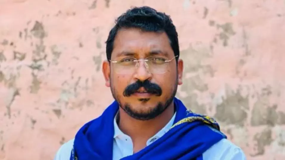 आजाद समाज पार्टी के चीफ चंद्रशेखर आजाद का बड़ा बयान, कहा - जनता की मांग है कि बैलेट पेपर से हों चुनाव आजाद समाज पार्टी के चीफ चंद्रशेखर आजाद का बड़ा बयान, कहा - जनता की मांग है कि बैलेट पेपर से हों चुनाव