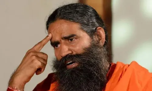 महाराष्ट्र में चल रहे विवाद पर बाबा रामदेव की प्रतिक्रिया आई सामने, कहा- सबको न्याय यही ही प्रशासन-शासन की जिम्मेदारी