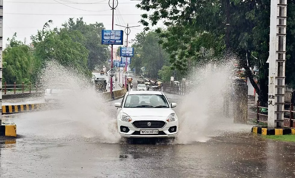 पथरीले सूखे इलाके में सबसे ज्यादा बरसे बादल, तो इसी के दूसरे हिस्से में सबसे कम पथरीले सूखे इलाके में सबसे ज्यादा बरसे बादल, तो इसी के दूसरे हिस्से में सबसे कम