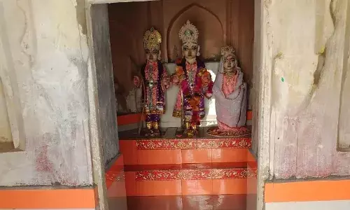 युवाओं ने दिखाई धर्म के प्रति आस्था, जीर्ण-शीर्ण मंदिरों को संवारा