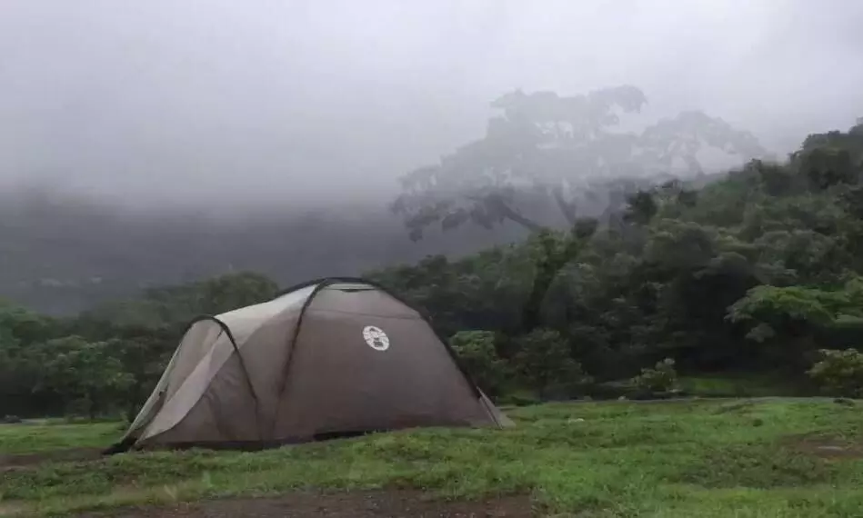 मानसून में कैंपिंग करने की है इच्छा, तो हो जाएं तैयार, इन बातों का रखें खास ख्याल मानसून में कैंपिंग करने की है इच्छा, तो हो जाएं तैयार, इन बातों का रखें खास ख्याल