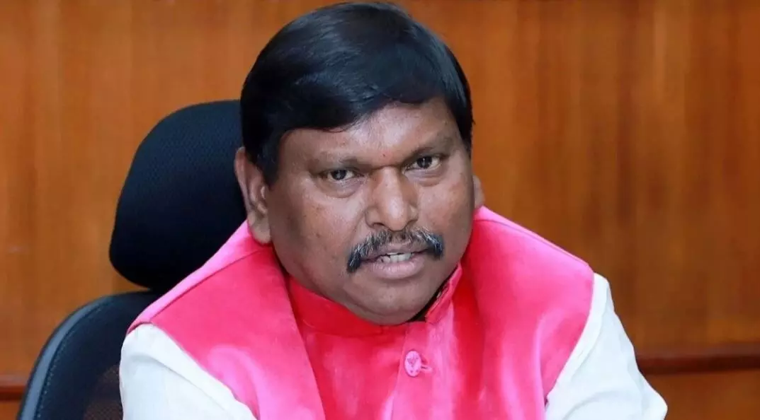 नीतीश सरकार के समर्थन में उतरे BJP नेता अर्जुन मुंडा, कानून व्यवस्था को लेकर विपक्ष पर किया पलटवार नीतीश सरकार के समर्थन में उतरे BJP नेता अर्जुन मुंडा, कानून व्यवस्था को लेकर विपक्ष पर किया पलटवार