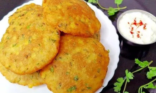 सावन में रख रहे हैं व्रत, तो घर पर बनाएं कुट्टू के आंटे और आलू से बनी ये शानदार डिश, खाकर मन हो जाएगा खुश!