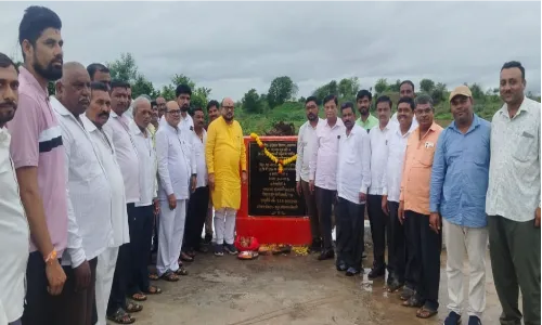 पालकमंत्री गुलाबराव पाटिल ने कहा - नांद्रा - रिधुर मार्ग पर पुल ग्रामीणों के लिए नई संजीवनी पालकमंत्री गुलाबराव पाटिल ने कहा - नांद्रा - रिधुर मार्ग पर पुल ग्रामीणों के लिए नई संजीवनी