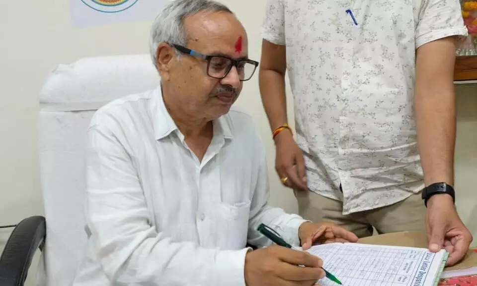 एस.डी. चतुर्वेदी बने छत्रसाल महाविद्यालय के प्राचार्य एस.डी. चतुर्वेदी बने छत्रसाल महाविद्यालय के प्राचार्य