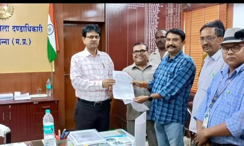 खेती की जमीन चोरी से रजिस्टर्ड विक्रय पत्र निष्पादित कराये जाने की शिकायत खेती की जमीन चोरी से रजिस्टर्ड विक्रय पत्र निष्पादित कराये जाने की शिकायत