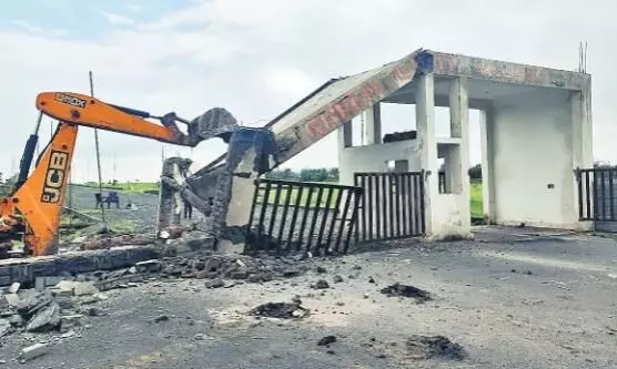 अर्थ बिल्डर्स व डेवलपर्स से साढ़े 6 हेक्टेयर सरकारी जमीन कराई गई अतिक्रमण मुक्त अर्थ बिल्डर्स व डेवलपर्स से साढ़े 6 हेक्टेयर सरकारी जमीन कराई गई अतिक्रमण मुक्त