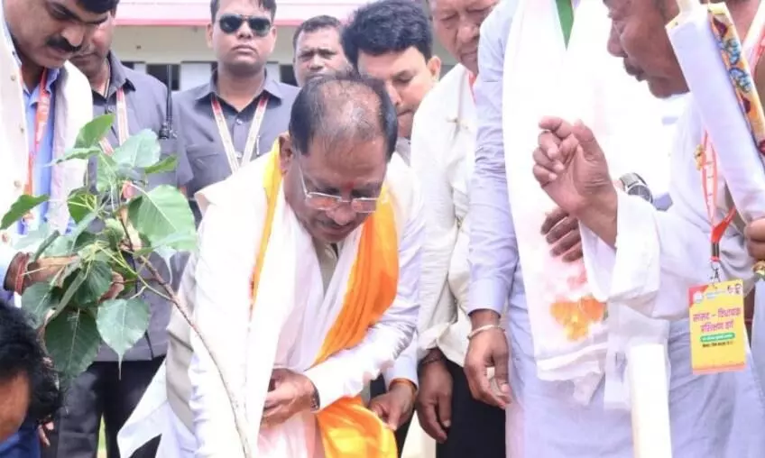 छत्तीसगढ़ में बौद्ध परंपरा की जड़ें अत्यंत गहरी: मुख्यमंत्री साय छत्तीसगढ़ में बौद्ध परंपरा की जड़ें अत्यंत गहरी: मुख्यमंत्री साय