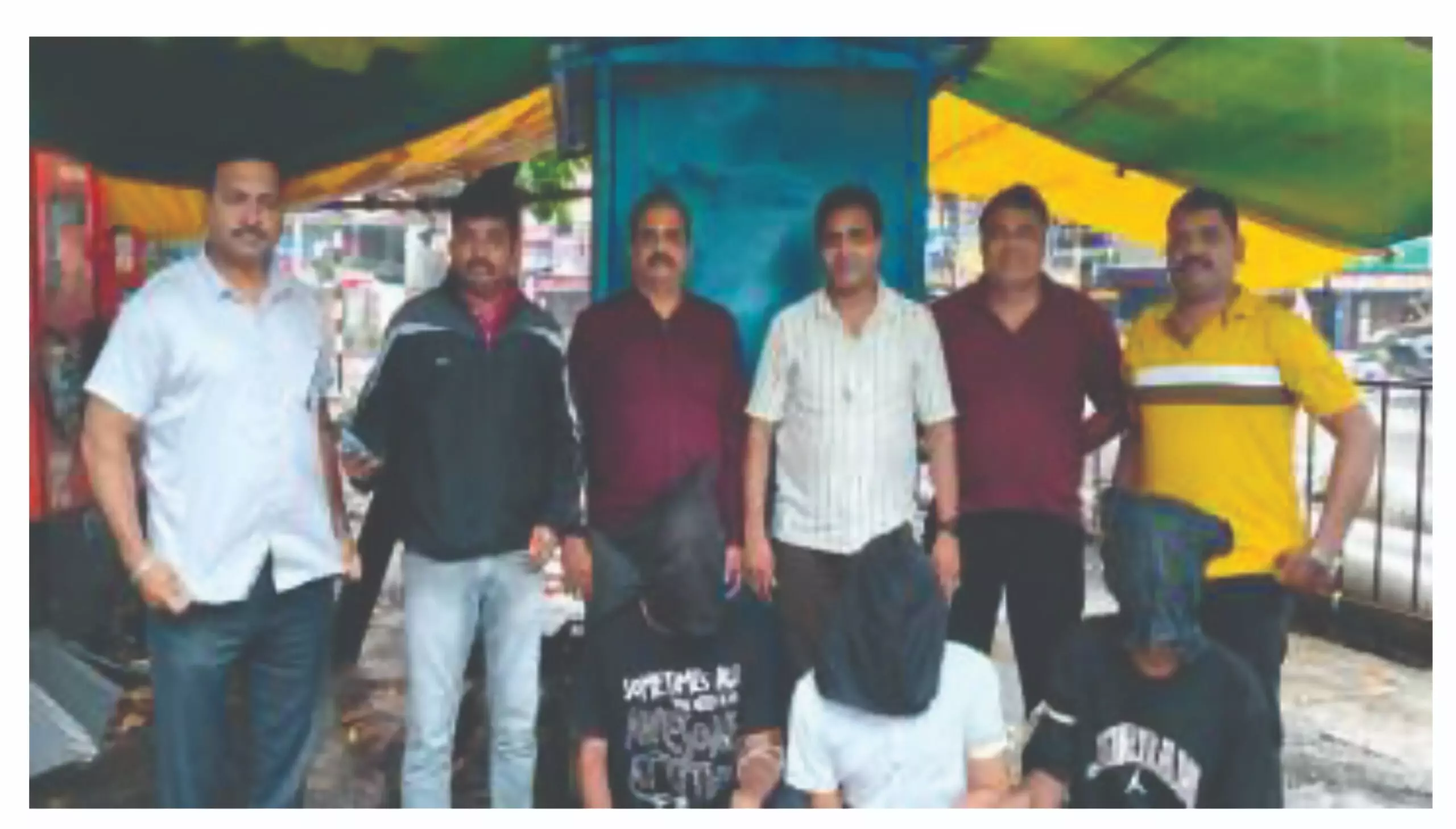 होटल राहुल आर्केड की पार्किंग में पुलिस का छापा, तीन एमडी तस्करों को दबोचा होटल राहुल आर्केड की पार्किंग में पुलिस का छापा, तीन एमडी तस्करों को दबोचा