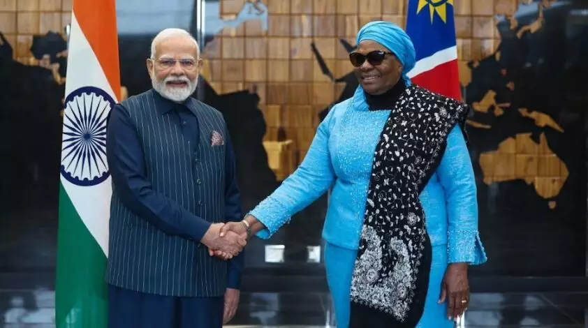 पीएम मोदी को नामीबिया ने दिया सर्वोच्च नागरिक सम्मान, राष्ट्रपति ने पुरस्कार से नवाजा पीएम मोदी को नामीबिया ने दिया सर्वोच्च नागरिक सम्मान, राष्ट्रपति ने पुरस्कार से नवाजा
