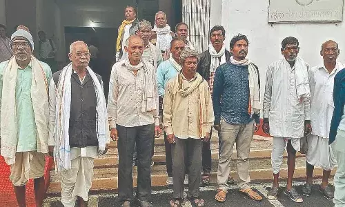 85 आवेदनों पर कलेक्टर ने की जनसुनवाई बारिश के बीच शिकायत लेकर पहुंचे आमजन