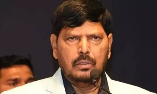 निशिकांत दुबे का बयान जनसम्मत नहीं, बताई उनकी व्यक्तिगत राय, बीजेपी से इसका कोई लेना देना नहीं - अठावले निशिकांत दुबे का बयान जनसम्मत नहीं, बताई उनकी व्यक्तिगत राय, बीजेपी से इसका कोई लेना देना नहीं - अठावले