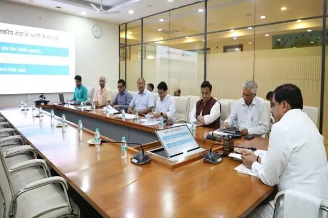 नवीन शासकीय भर्तियों के कार्य की सतत् समीक्षा करें, वरिष्ठ अधिकारी - मुख्यमंत्री डॉ.यादव नवीन शासकीय भर्तियों के कार्य की सतत् समीक्षा करें, वरिष्ठ अधिकारी - मुख्यमंत्री डॉ.यादव