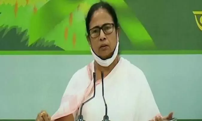 बंगाली बोलने से कोई बांग्लादेशी नहीं हो जाता.., दिल्ली की जयहिंद कॉलोनी मामले को लेकर बीजेपी सरकार पर भड़कीं ममता बनर्जी बंगाली बोलने से कोई बांग्लादेशी नहीं हो जाता.., दिल्ली की जयहिंद कॉलोनी मामले को लेकर बीजेपी सरकार पर भड़कीं ममता बनर्जी