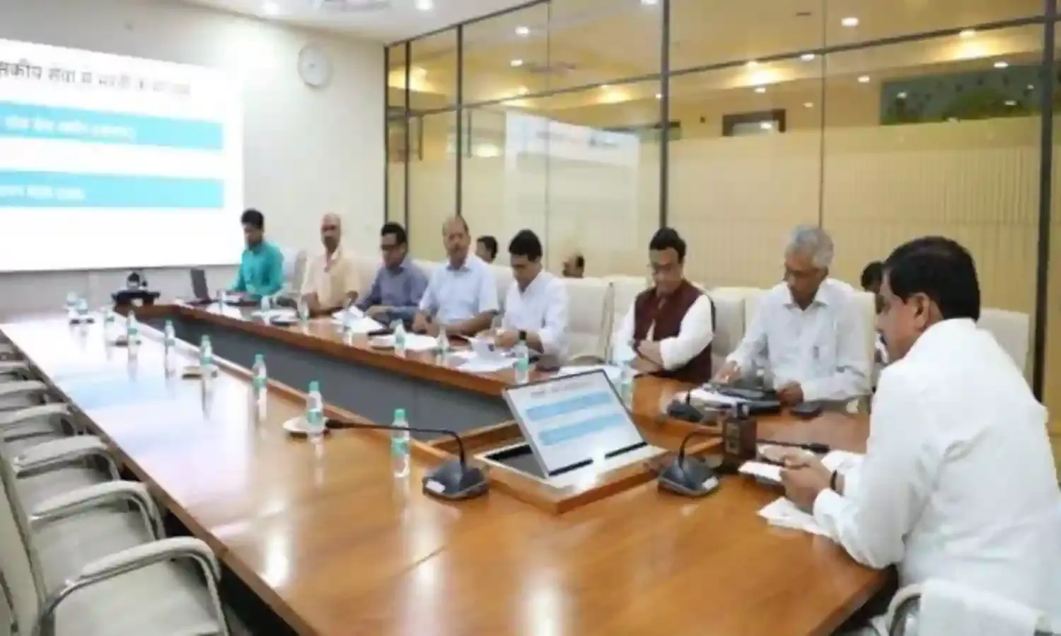 नवीन शासकीय भर्तियों के कार्य की सतत् समीक्षा करें, वरिष्ठ अधिकारी - मुख्यमंत्री डॉ.यादव
