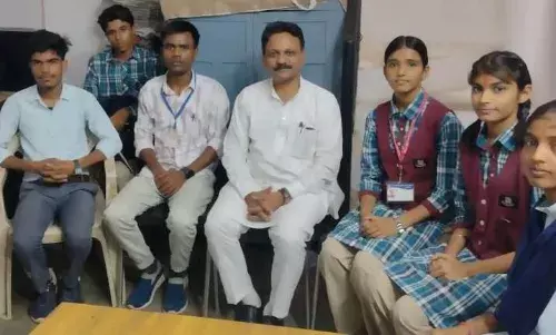 गुरू पूर्णिमा के अवसर पर भास्कर कार्यालय पहुंचे स्टूडेंस ने बताई गुरू महिमा