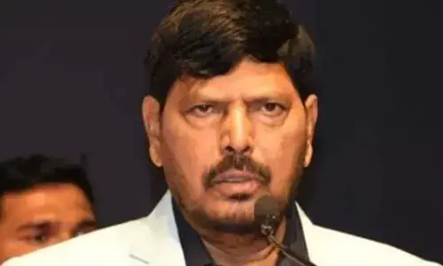 निशिकांत दुबे का बयान जनसम्मत नहीं,  बताई उनकी व्यक्तिगत राय, बीजेपी से इसका कोई लेना देना नहीं - अठावले
