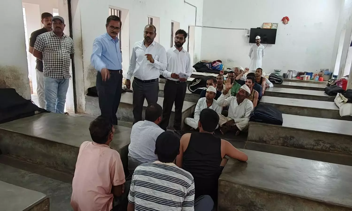 जिला जेल पन्ना का किया निरीक्षण, बंदियों को दी विधिक जानकारी जिला जेल पन्ना का किया निरीक्षण, बंदियों को दी विधिक जानकारी