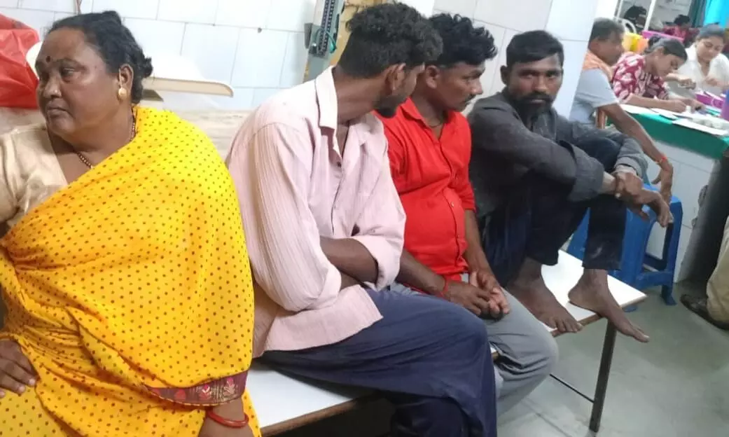 श्वान के हमले में घायल हिरण काे मारकर पका रहे थे मांस, पांच गिरफ्तार श्वान के हमले में घायल हिरण काे मारकर पका रहे थे मांस, पांच गिरफ्तार